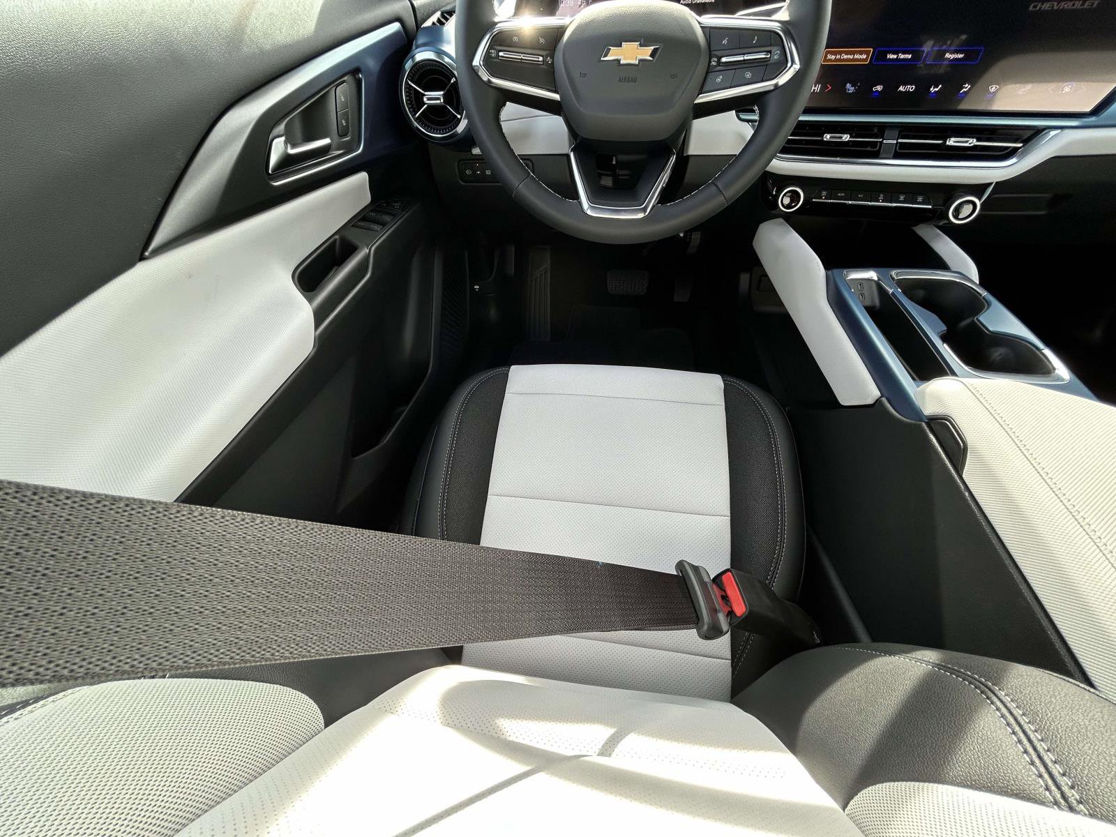 2026 Chevrolet Equinox EV 2LT - Photo 13