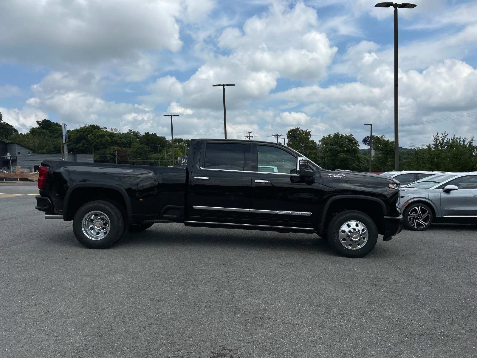 2026 Chevrolet Silverado 3500HD High Country photo 2