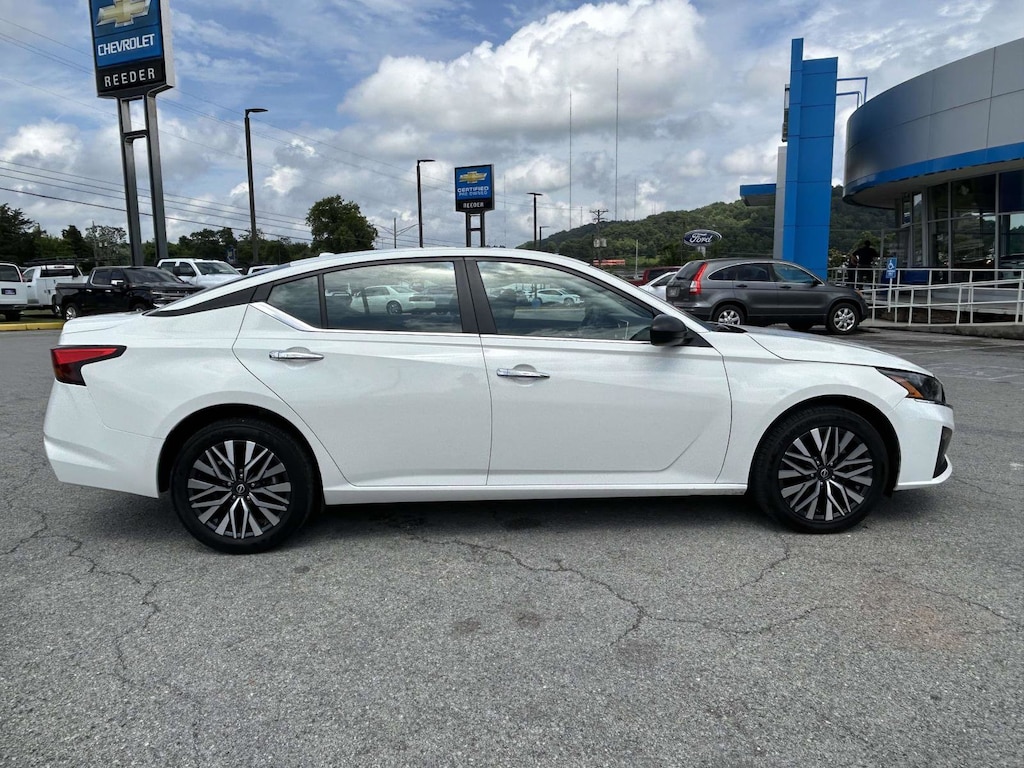 Used 2025 Nissan Altima SV Sedan