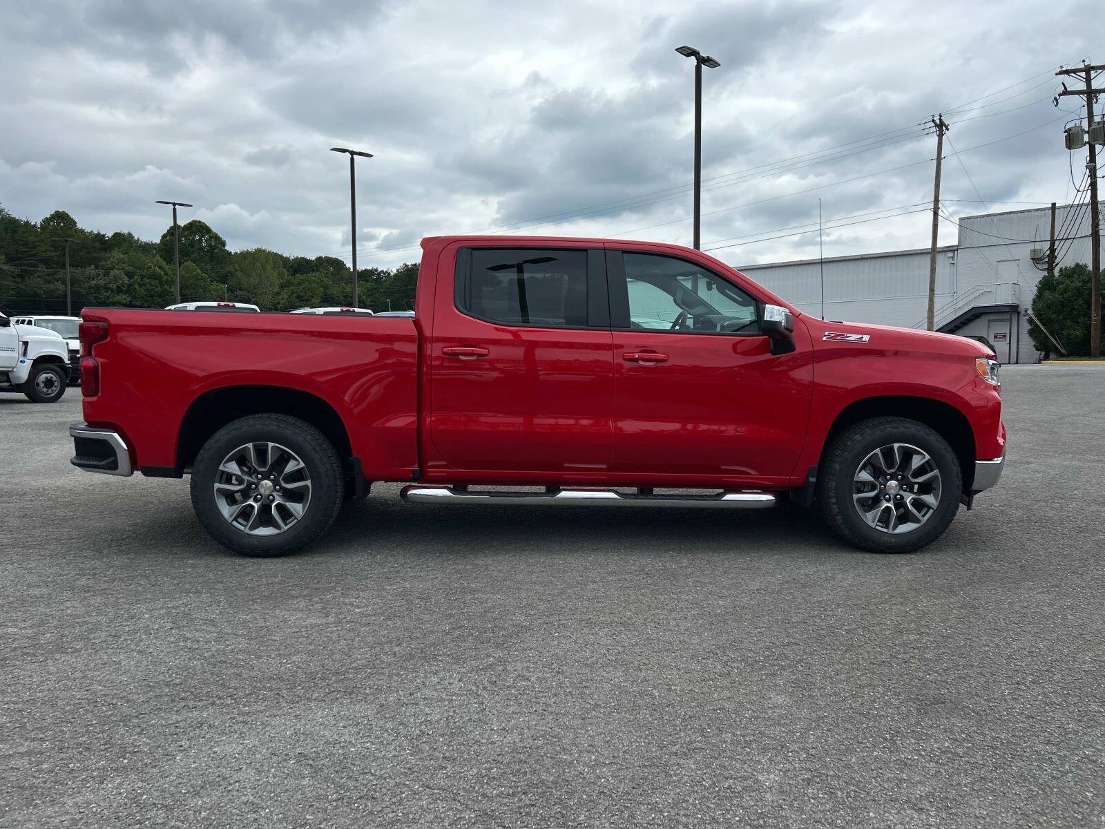 2026 Chevrolet Silverado 1500 LT photo 2