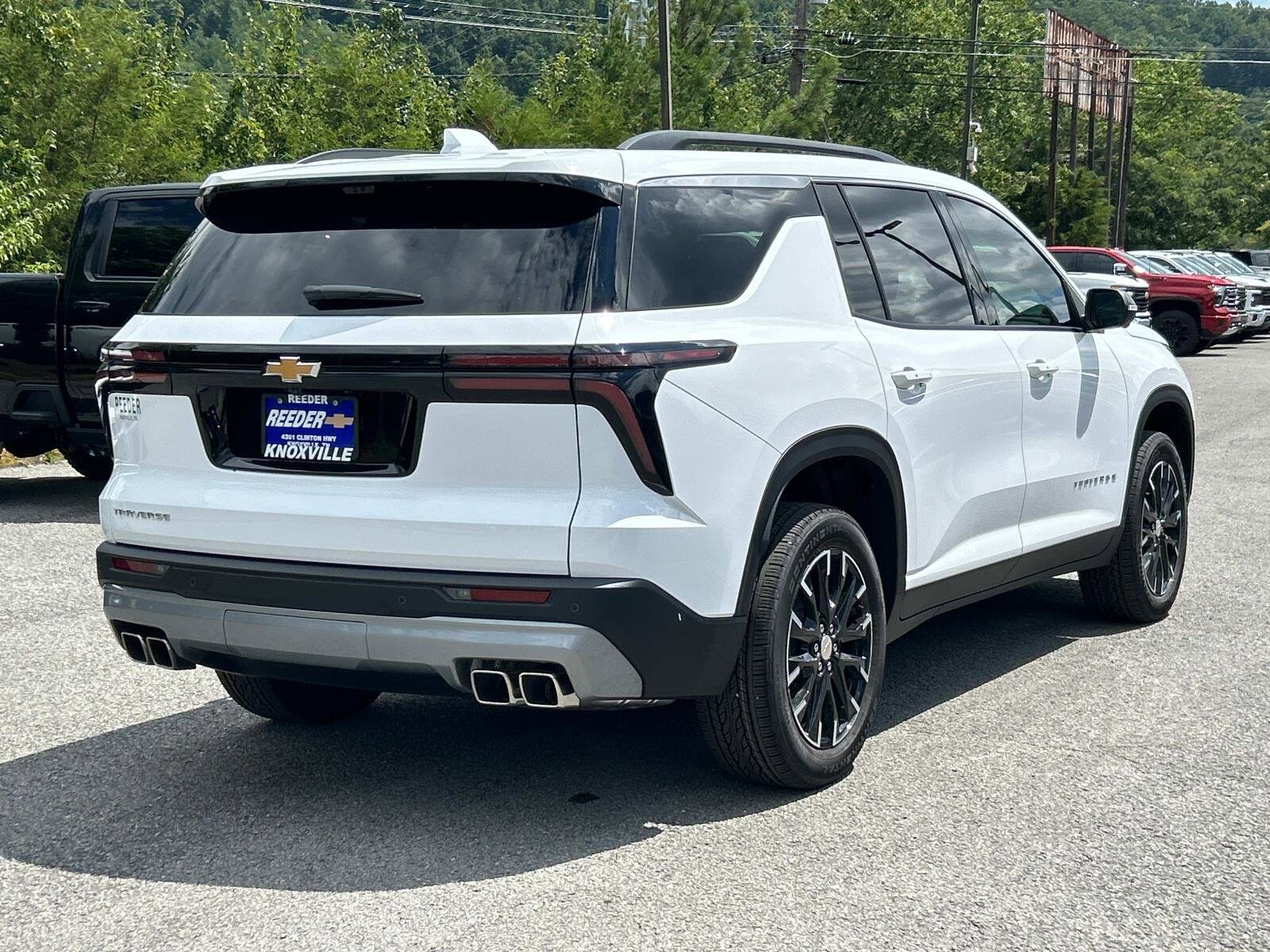2026 Chevrolet Traverse photo 2