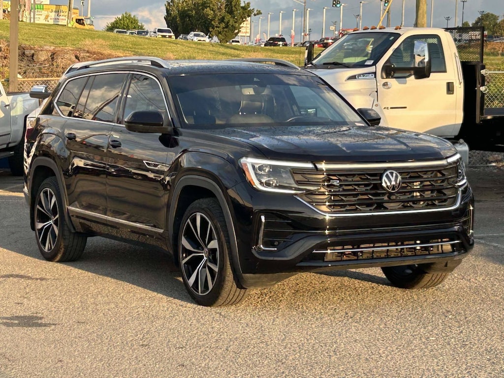 Used 2024 Volkswagen Atlas 2.0T SEL Premium R-Line SUV