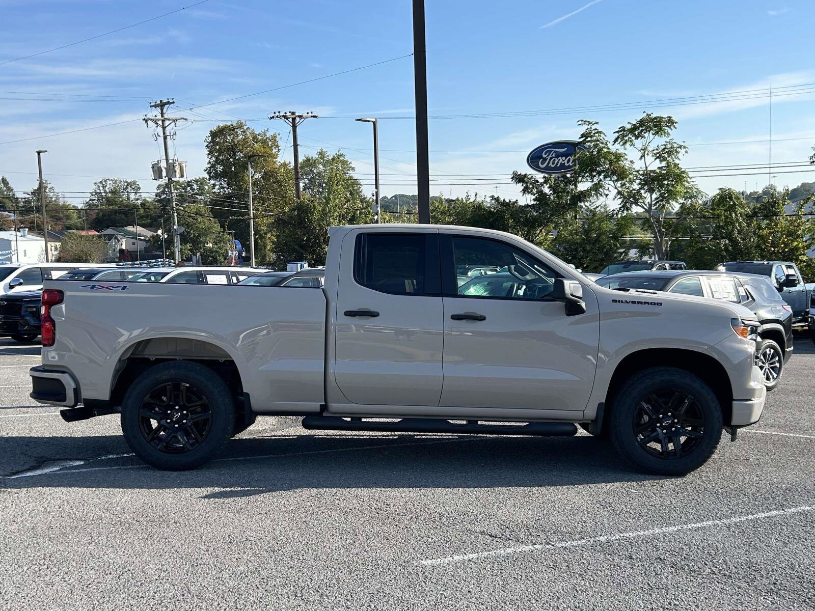 2026 Chevrolet Silverado 1500 Custom photo 2