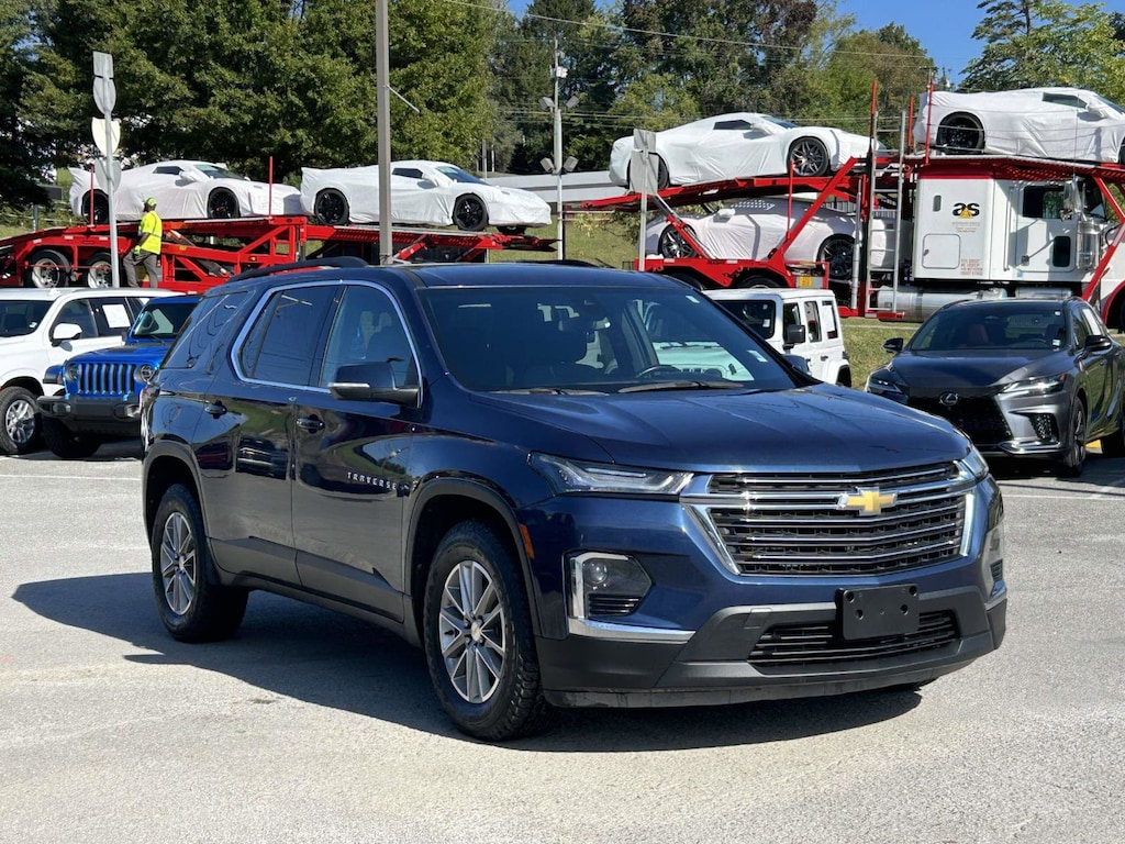 Used 2023 Chevrolet Traverse LT Cloth SUV