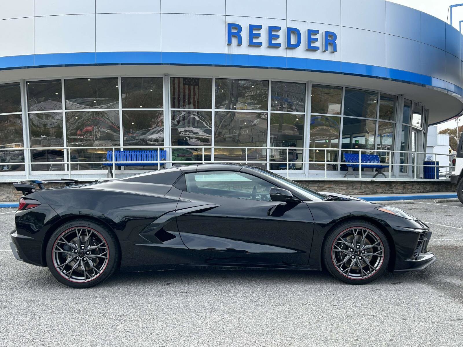 2025 Chevrolet Corvette Stingray 3LT photo 2