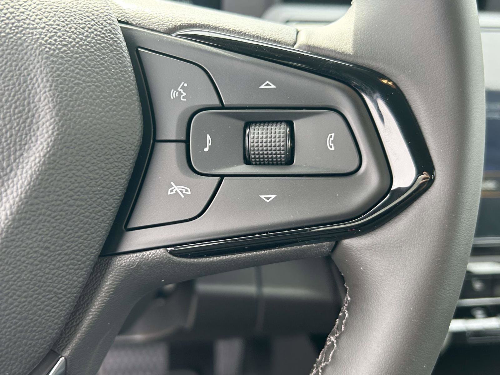 2027 Chevrolet Bolt LT - Photo 20
