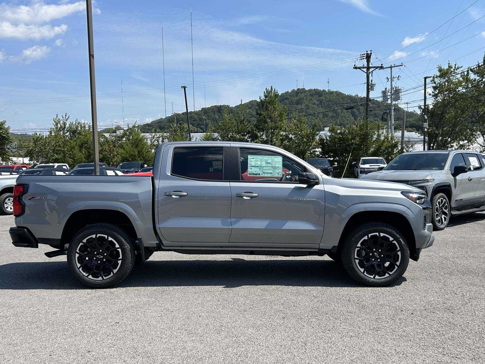 2026 Chevrolet Colorado Z71 photo 2
