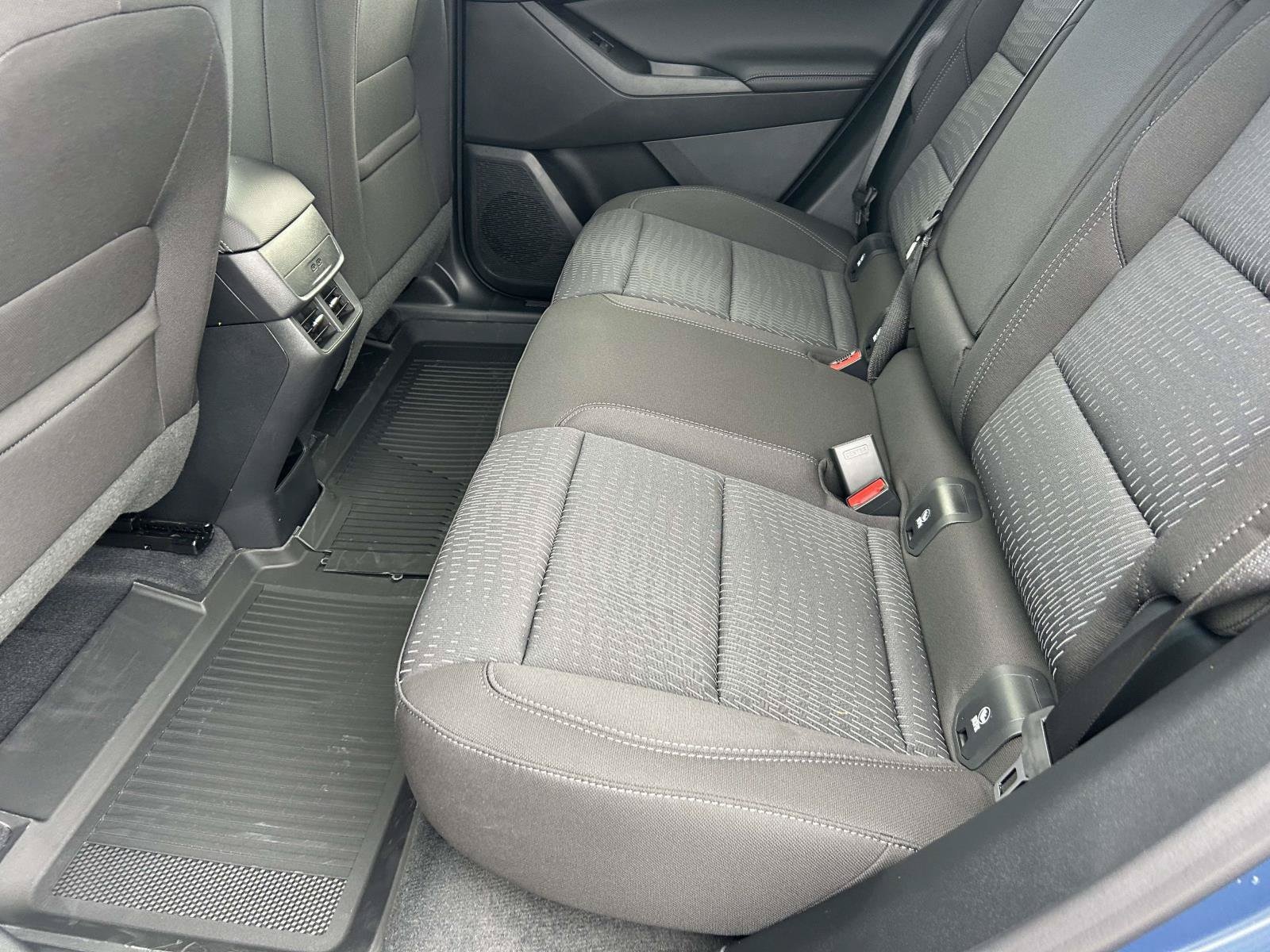 2027 Chevrolet Equinox LT - Photo 11