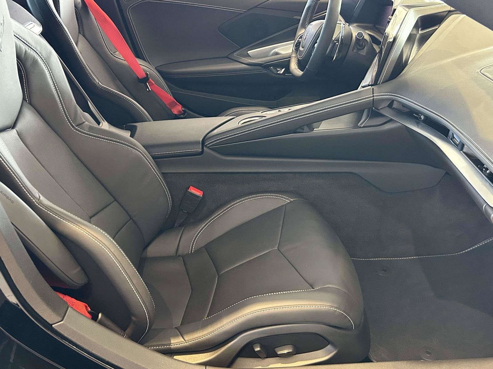 2027 Chevrolet Corvette 1LT - Photo 11