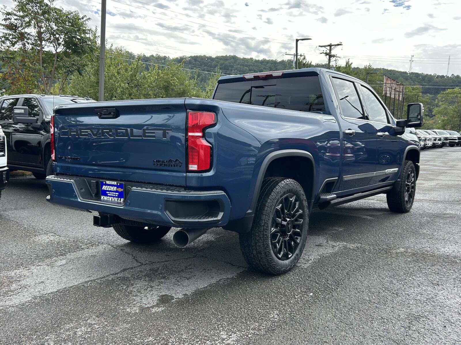 2025 Chevrolet Silverado 2500HD High Country photo 3