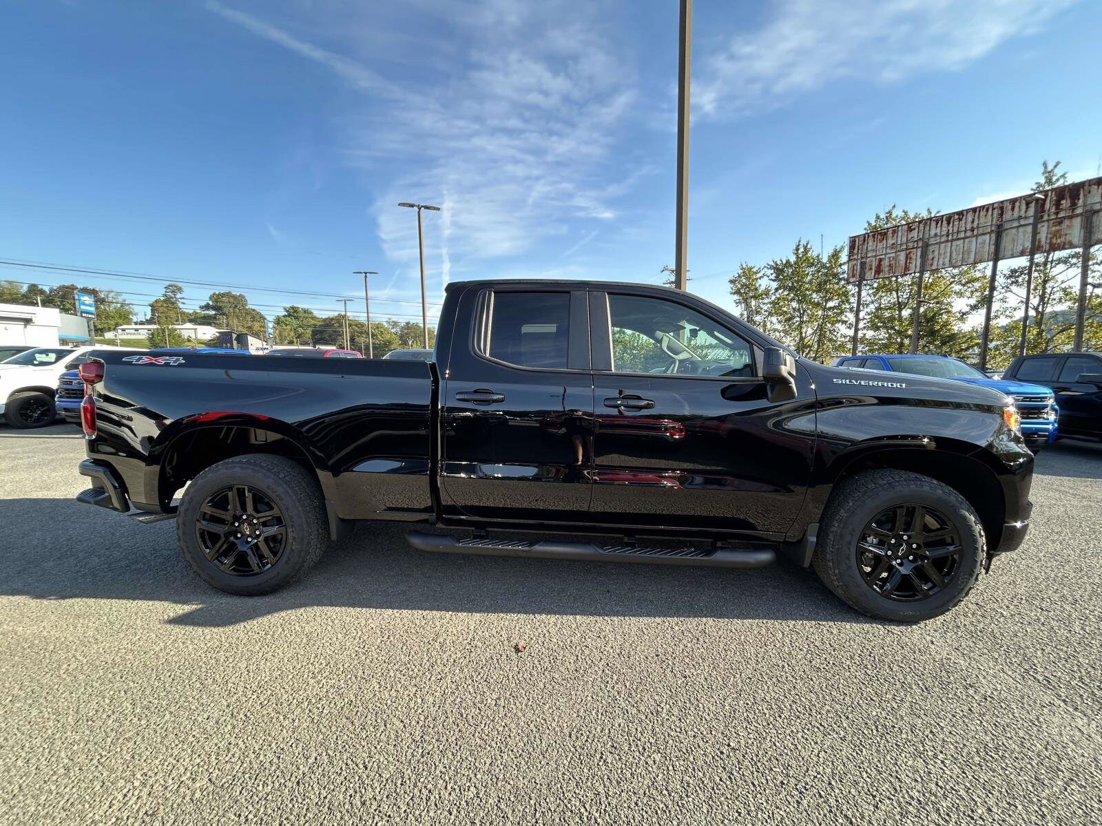 2026 Chevrolet Silverado 1500 RST photo 2