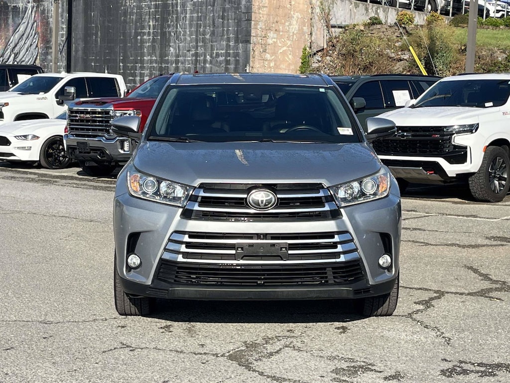 Used 2017 Toyota Highlander Limited SUV