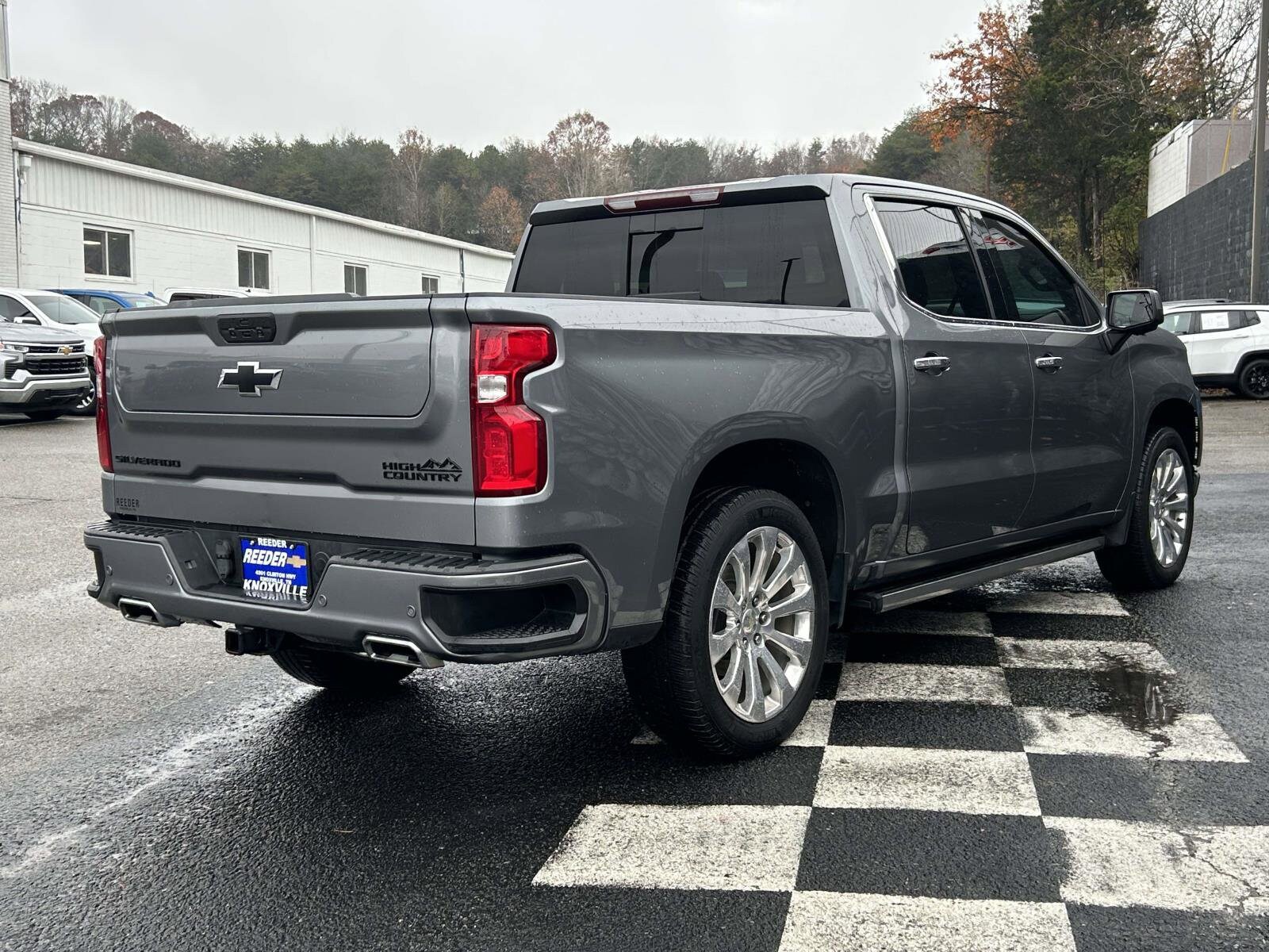 2021 Chevrolet Silverado 1500 High Country photo 3