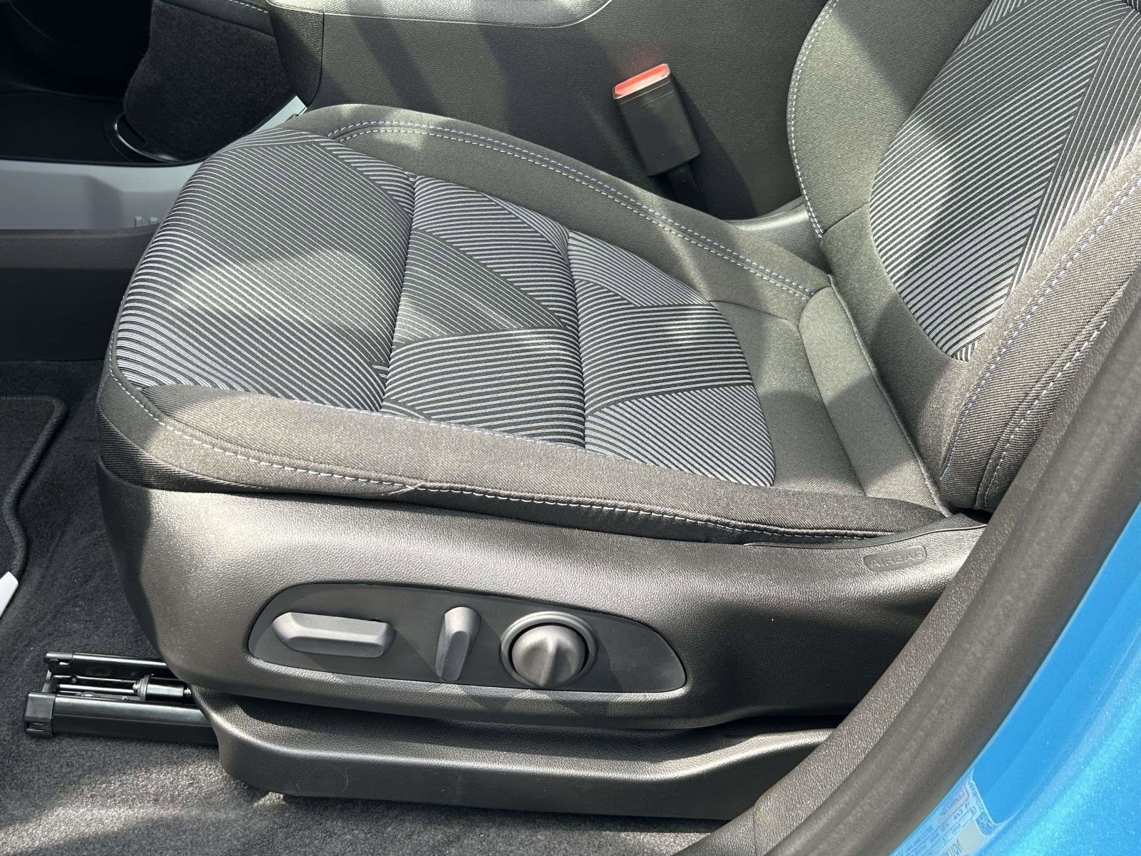 2027 Chevrolet Bolt LT - Photo 19