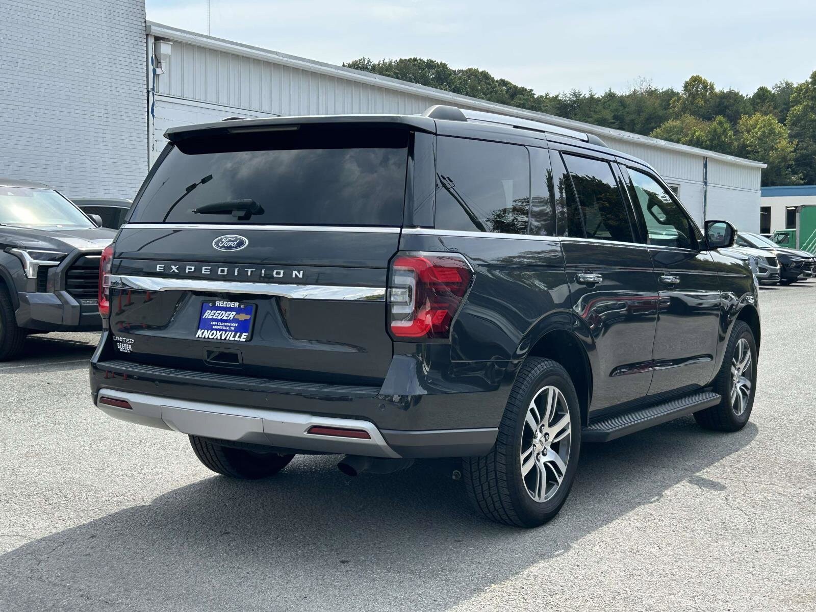 2024 Ford Expedition Limited photo 3