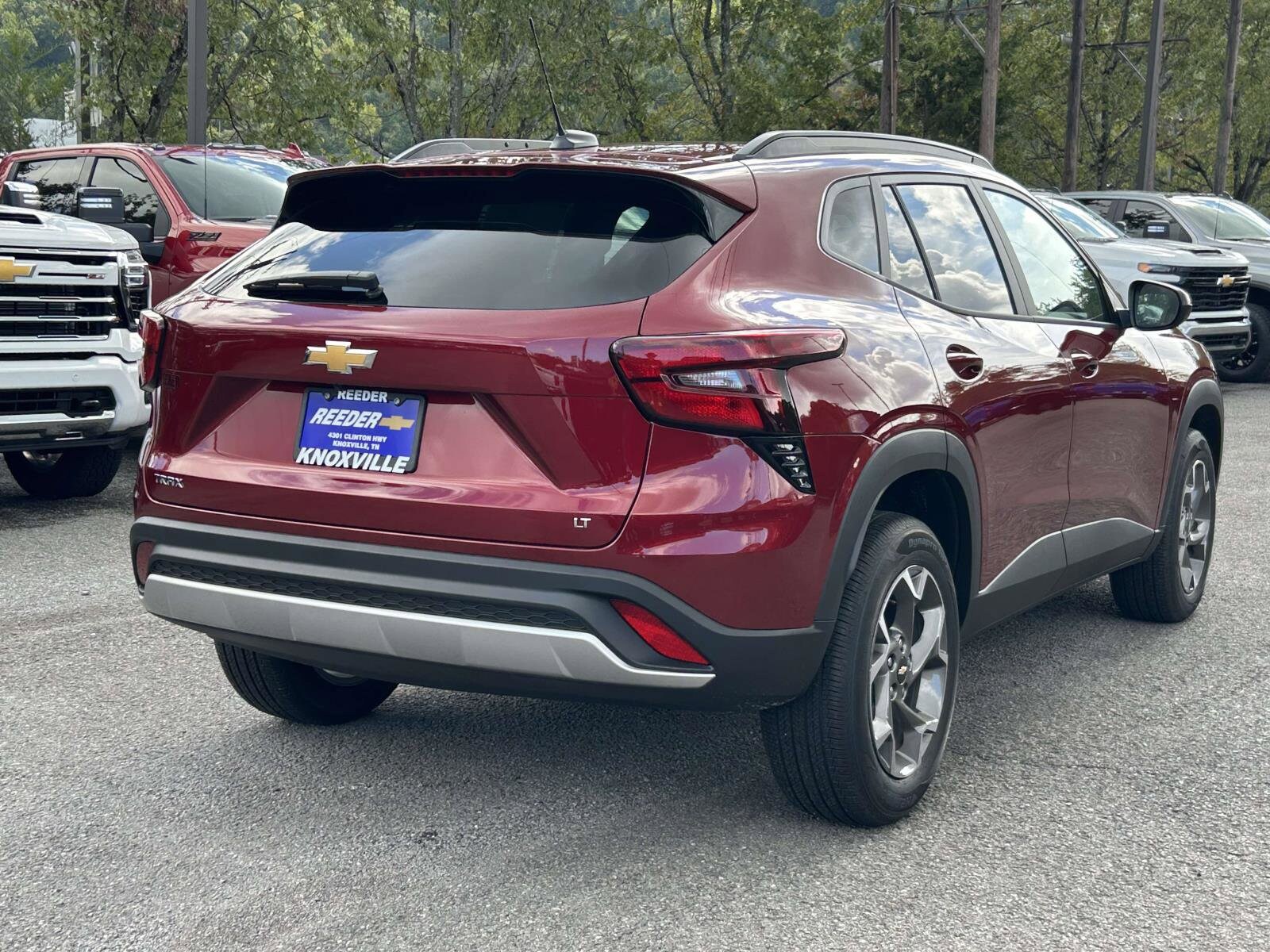 2025 Chevrolet Trax LT photo 2