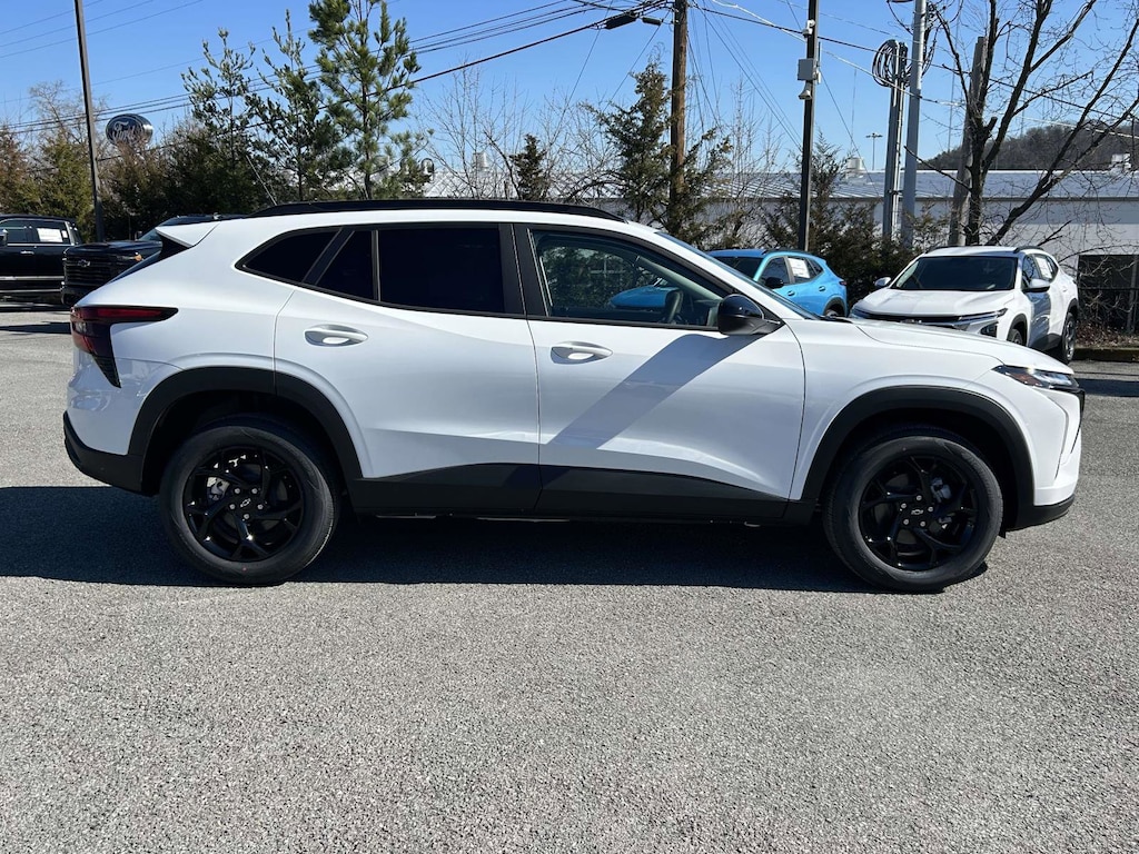 New 2026 Chevrolet Trax LT SUV