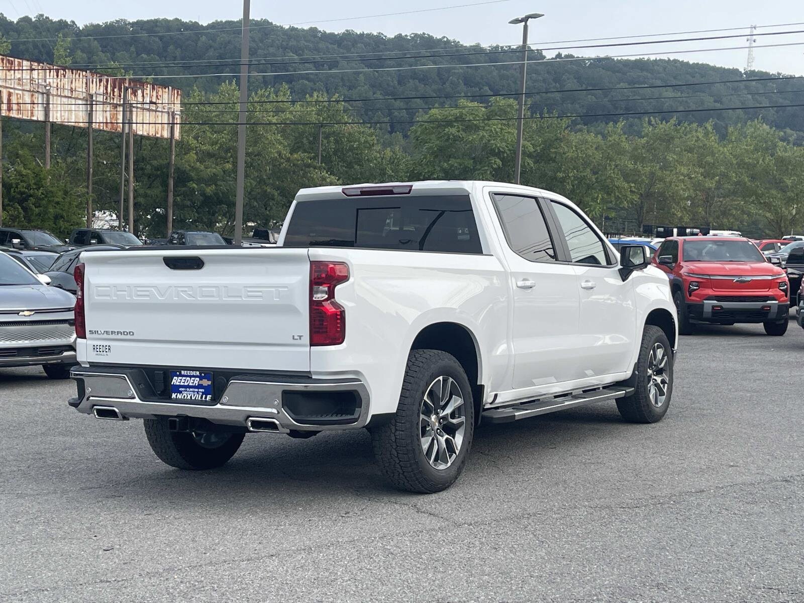 2026 Chevrolet Silverado 1500 LT photo 3
