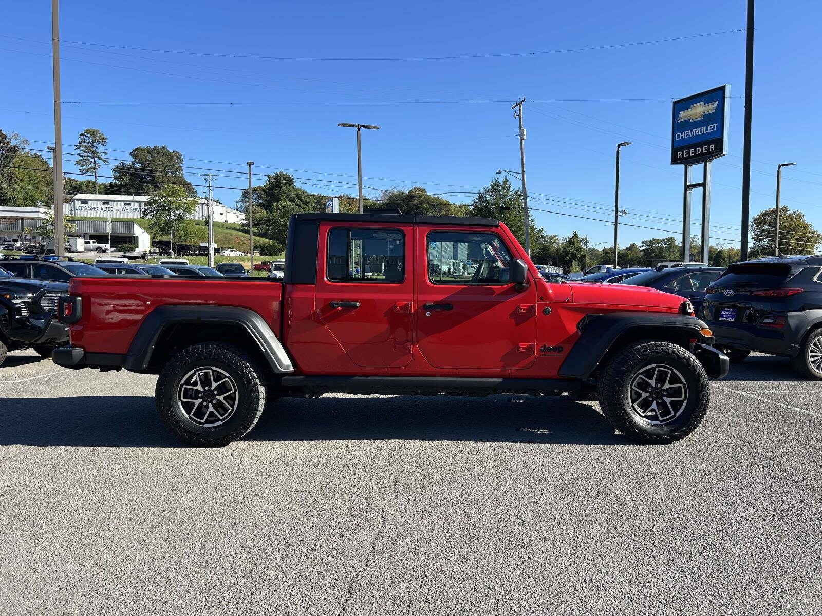 2024 Jeep Gladiator Sport photo 2