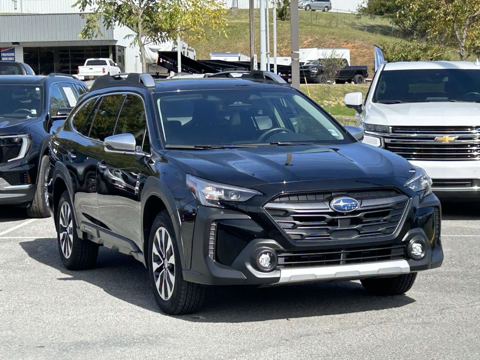 2025 Subaru Outback Touring's photo