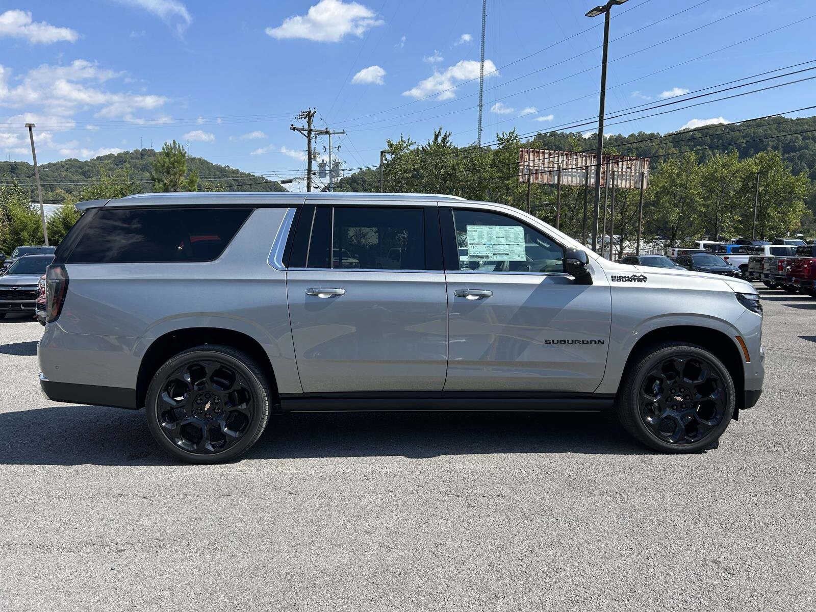 2025 Chevrolet Suburban High Country photo 2