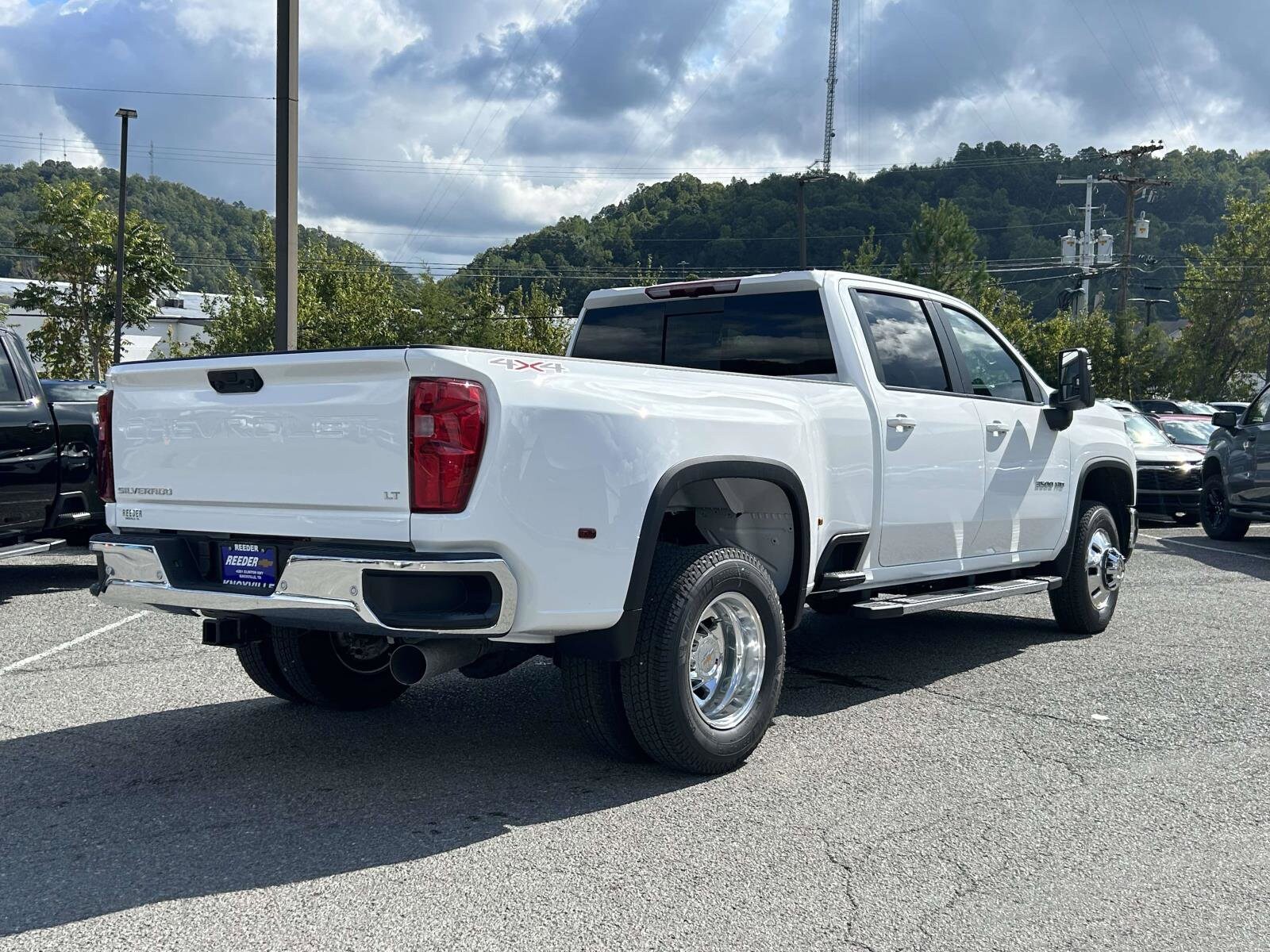 2026 Chevrolet Silverado 3500HD LT photo 2