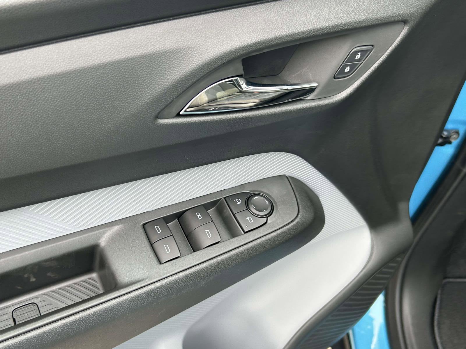 2027 Chevrolet Bolt LT - Photo 16