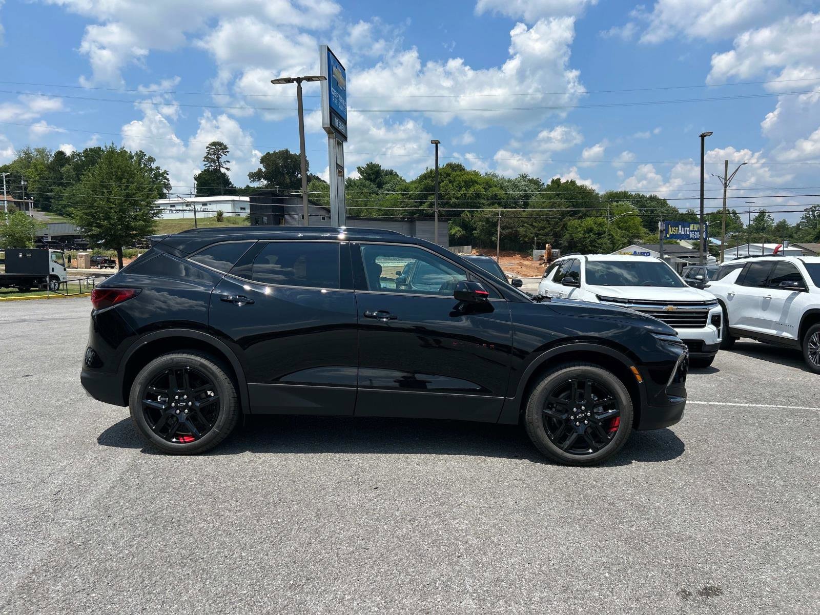 2025 Chevrolet Blazer 2LT - Photo 2
