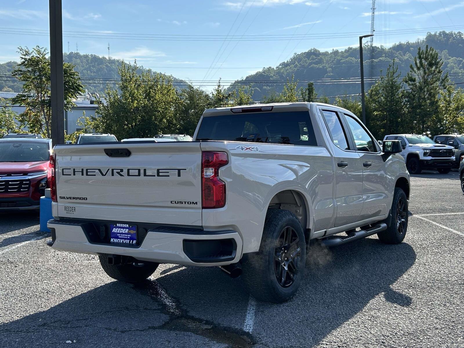 2026 Chevrolet Silverado 1500 Custom photo 3