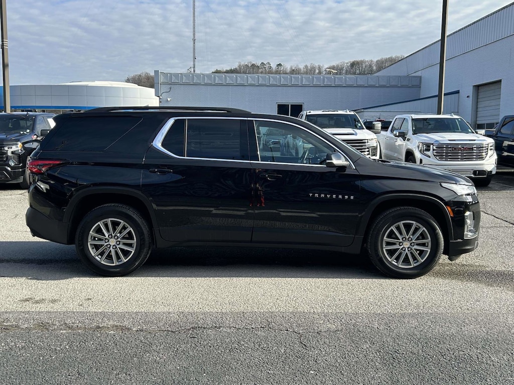 Used 2023 Chevrolet Traverse LT Leather SUV