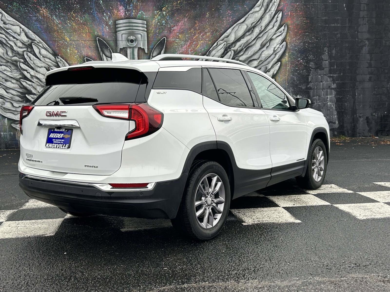 2023 Gmc Terrain SLT photo 2