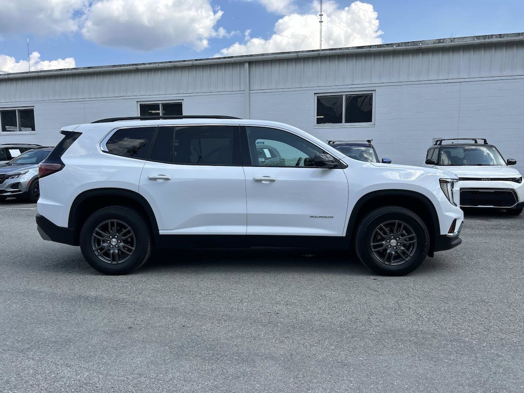 Used 2025 GMC Acadia Elevation SUV