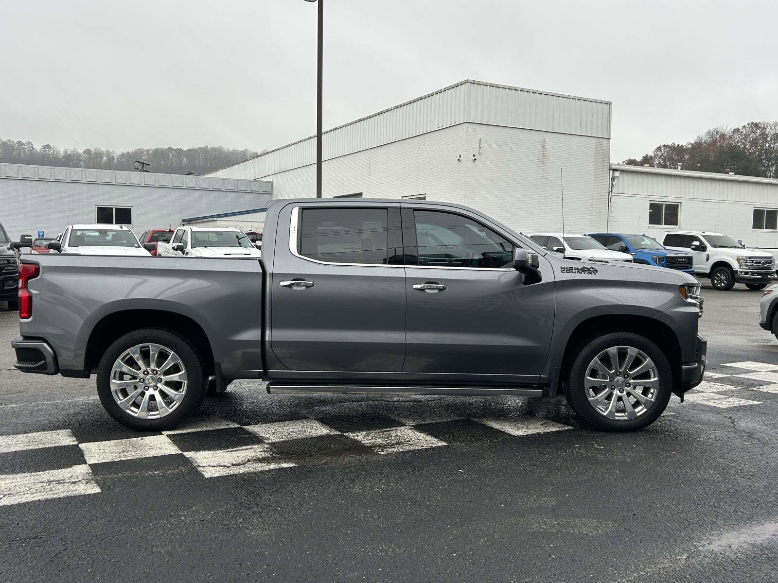 2021 Chevrolet Silverado 1500 High Country photo 2