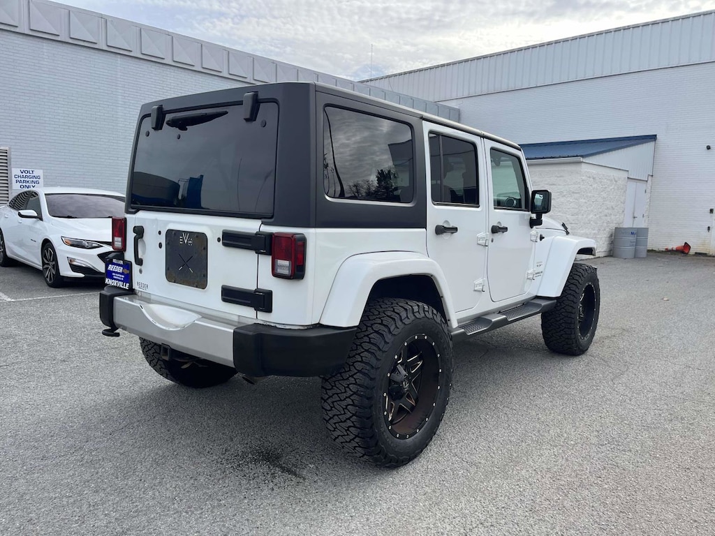 Used 2016 Jeep Wrangler Unlimited Sahara SUV