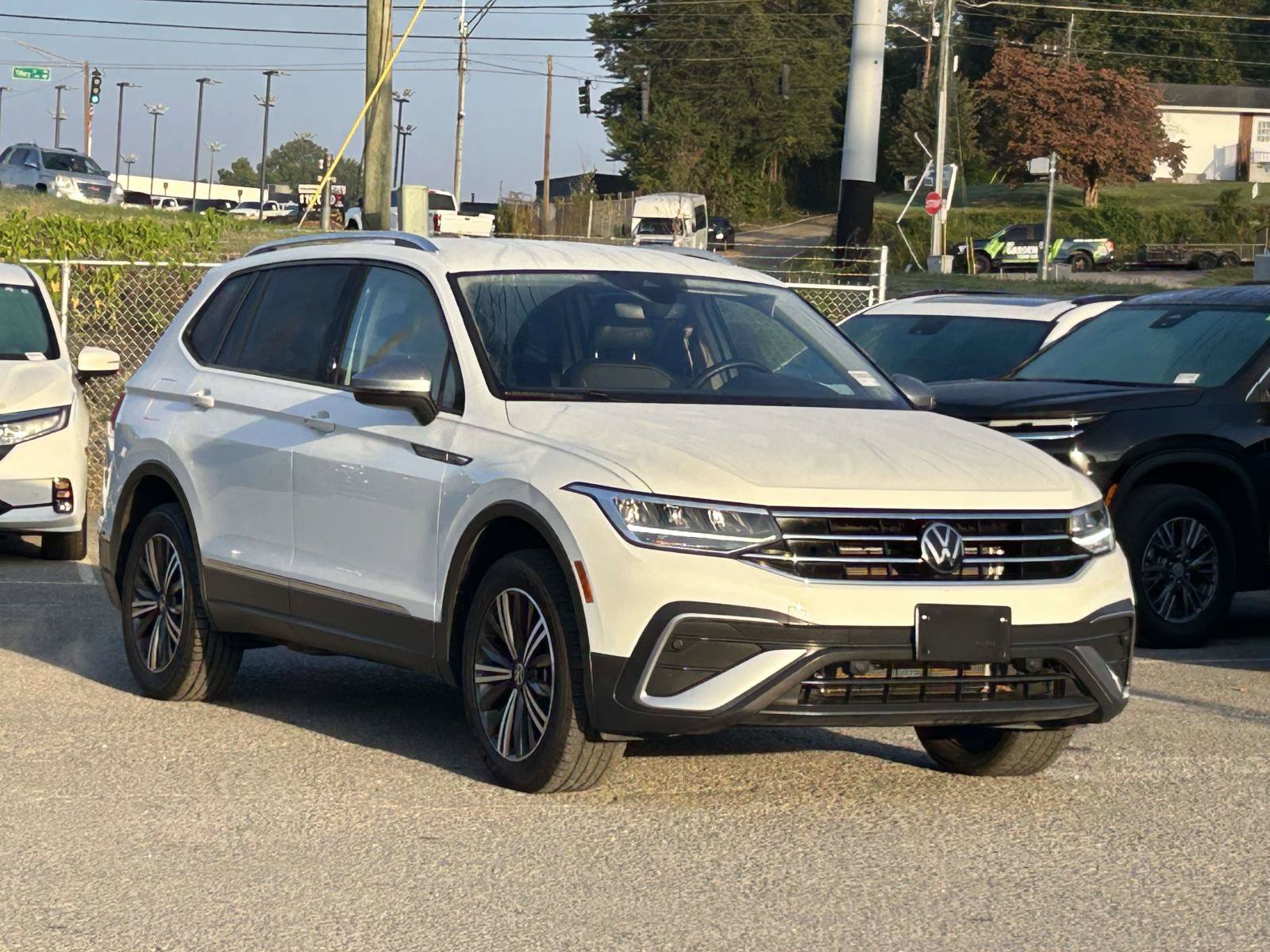 Used 2024 Volkswagen Tiguan SE SUV
