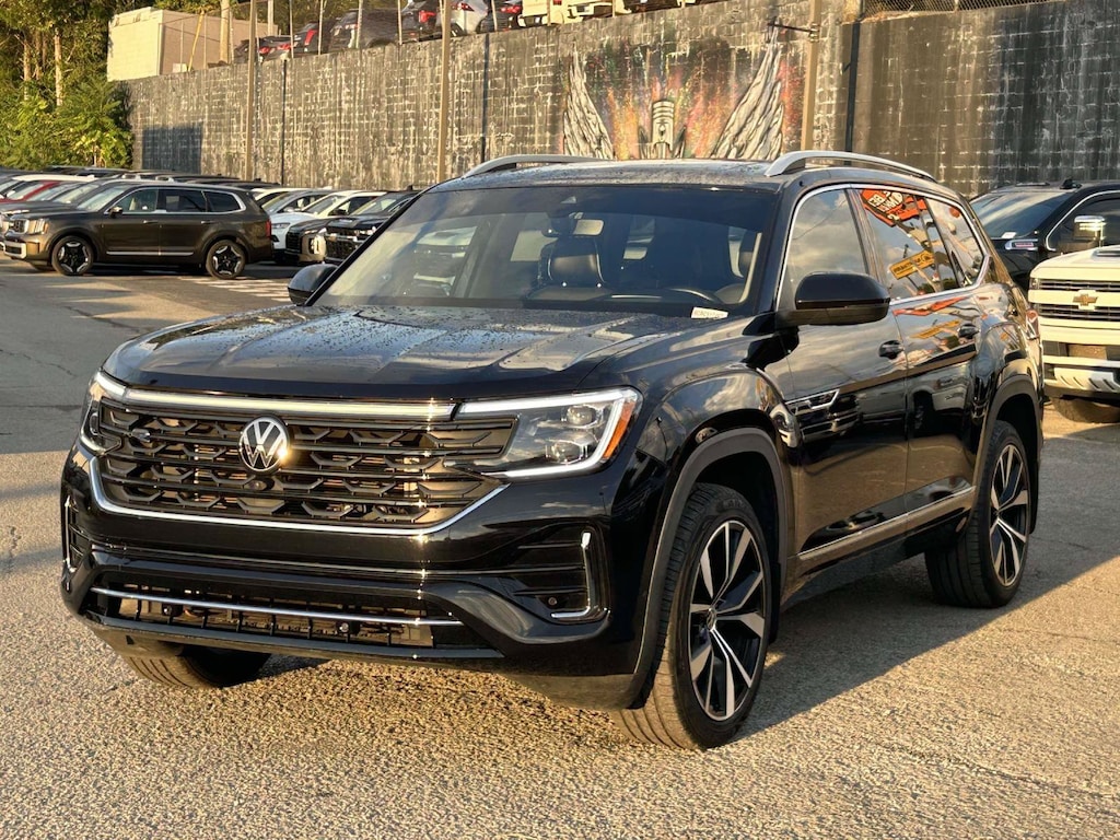 Used 2024 Volkswagen Atlas 2.0T SEL Premium R-Line SUV