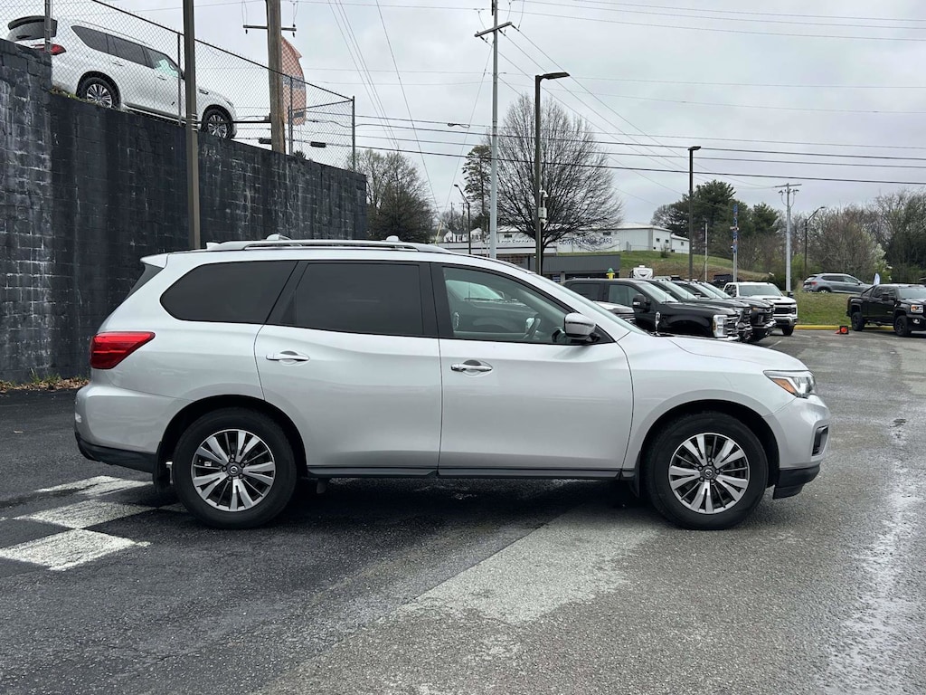 Used 2020 Nissan Pathfinder SV SUV
