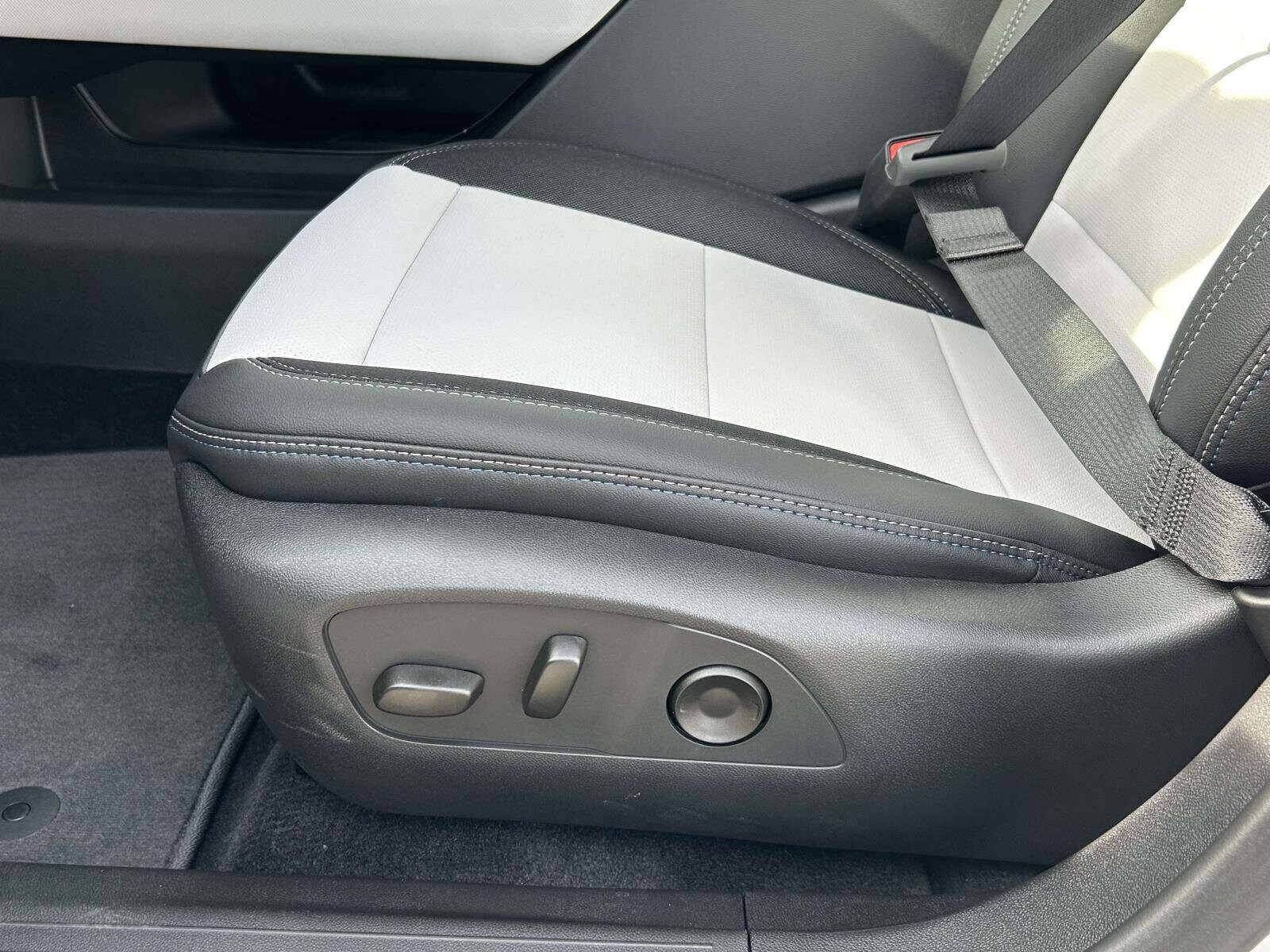 2026 Chevrolet Equinox EV 2LT - Photo 19