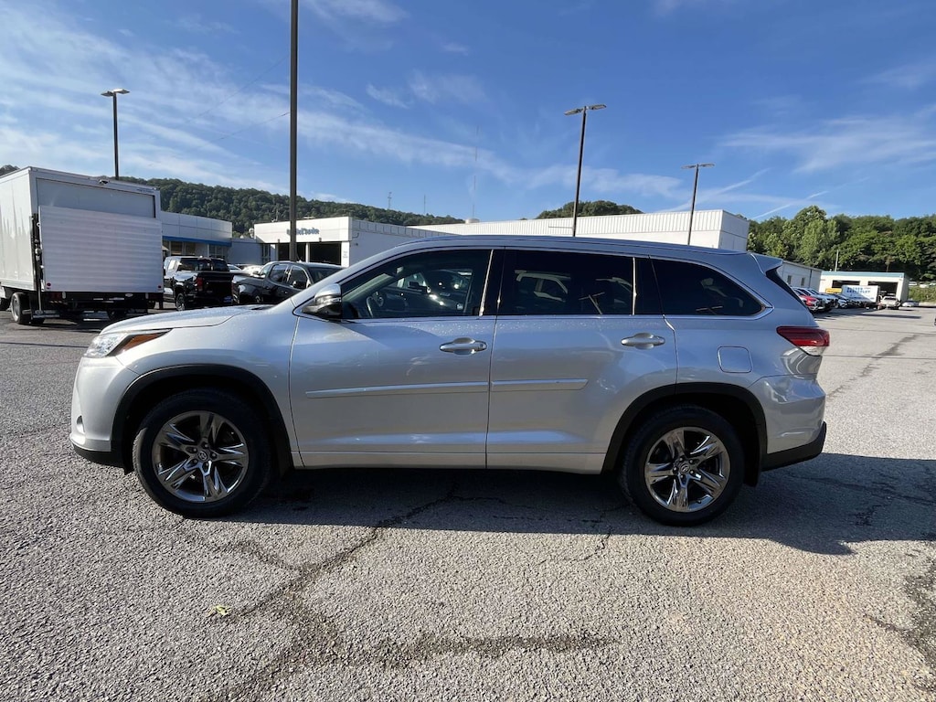 Used 2017 Toyota Highlander Limited SUV