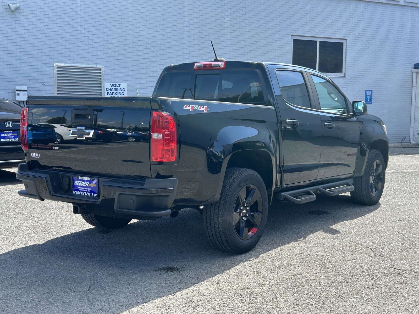 2019 Chevrolet Colorado LT photo 3