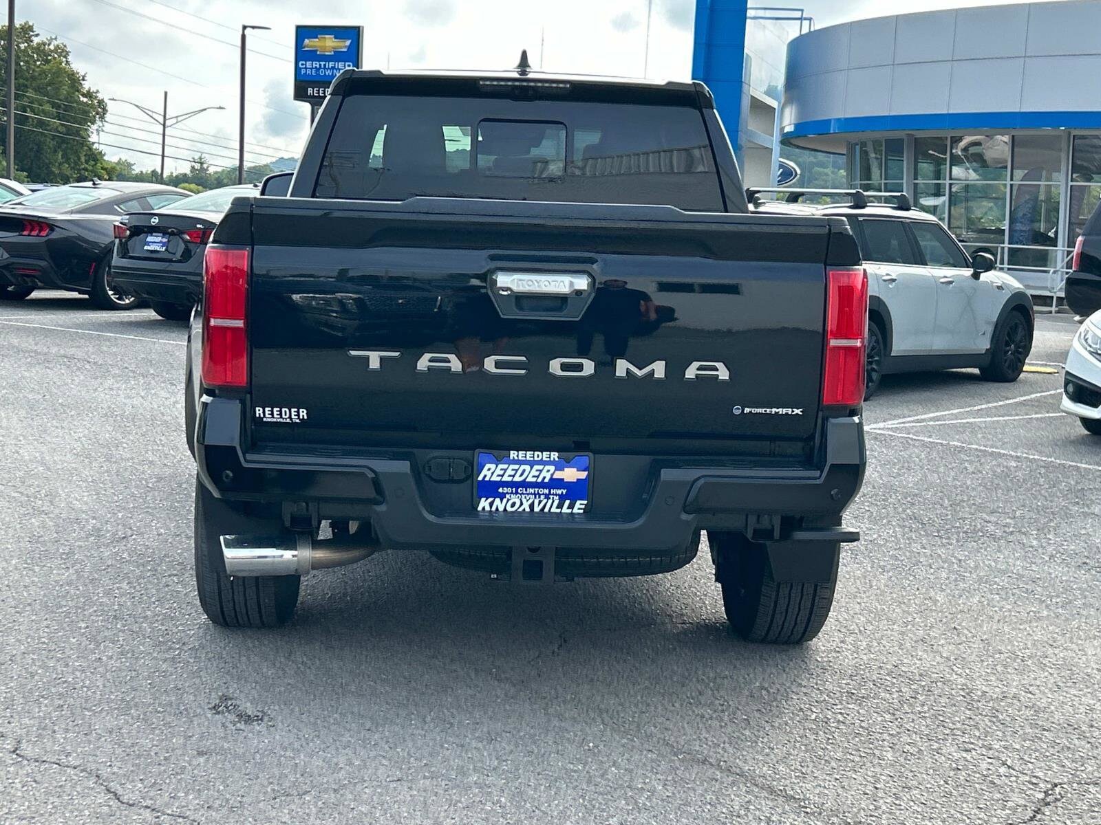 2025 Toyota Tacoma TRD Sport photo 4