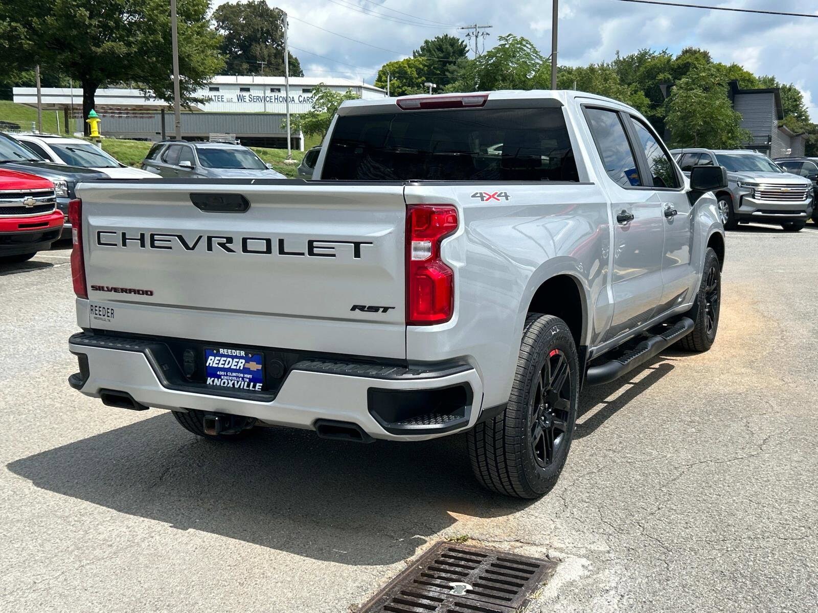 2022 Chevrolet Silverado 1500 RST photo 3