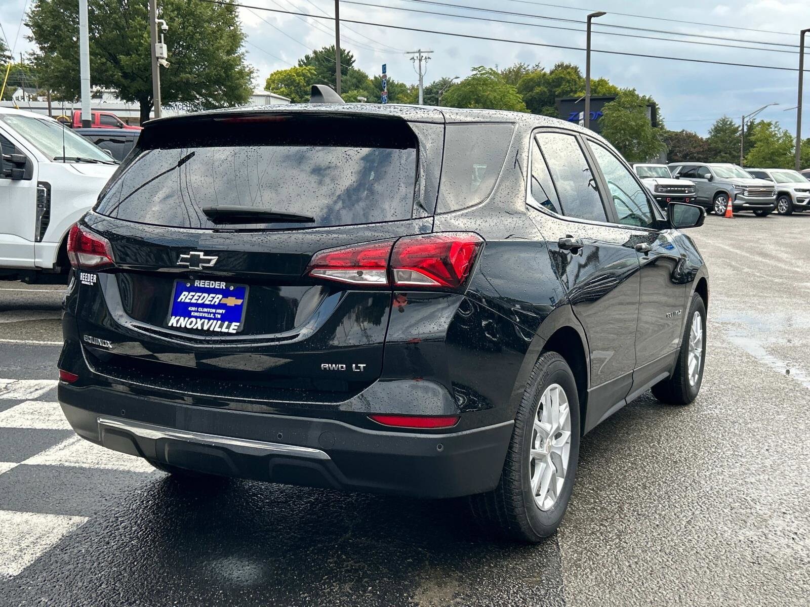 2024 Chevrolet Equinox LT photo 3