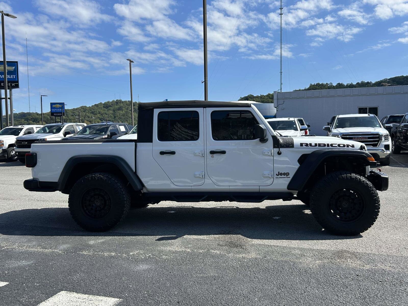 2021 Jeep Gladiator Rubicon photo 2