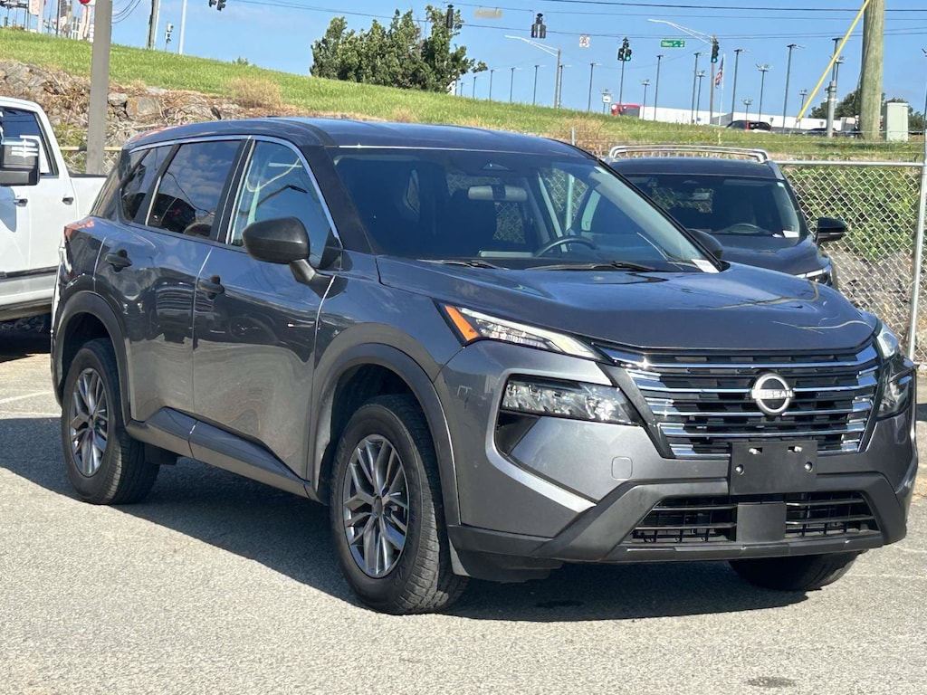 Used 2024 Nissan Rogue S SUV