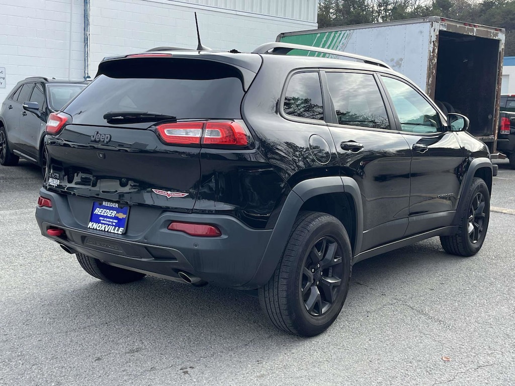 Used 2018 Jeep Cherokee Trailhawk SUV