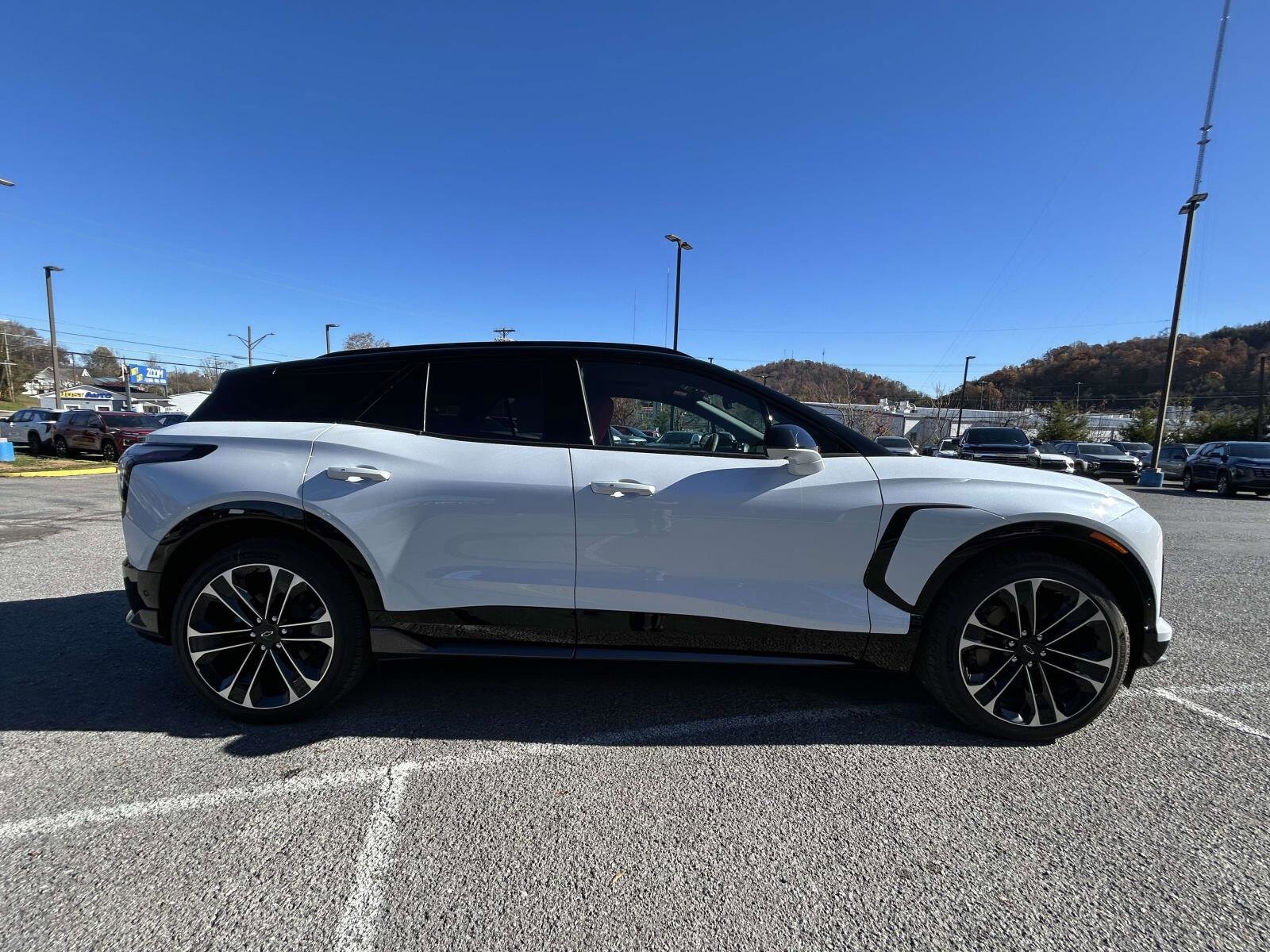 2026 Chevrolet Blazer EV photo 2