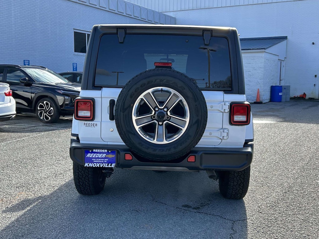 Used 2018 Jeep Wrangler Unlimited Sahara SUV