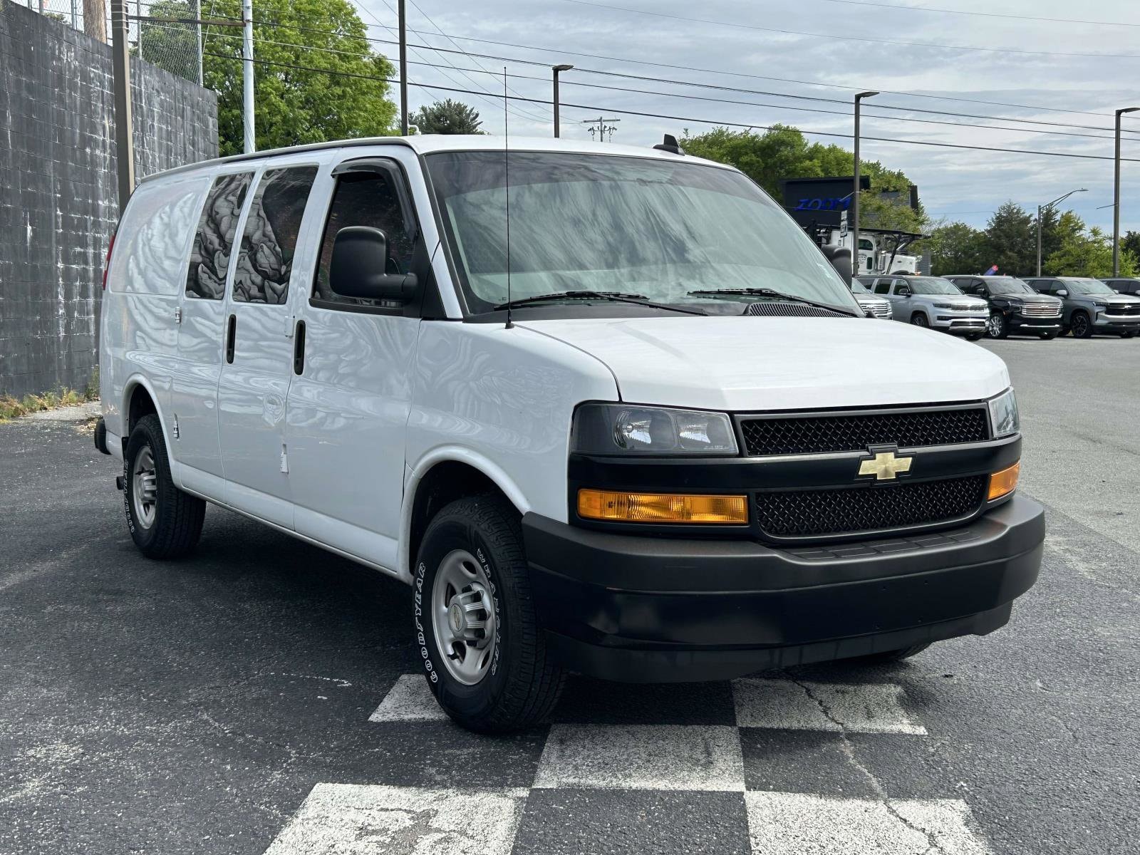 2022 Chevrolet Express 2500 Work Van HD's photo