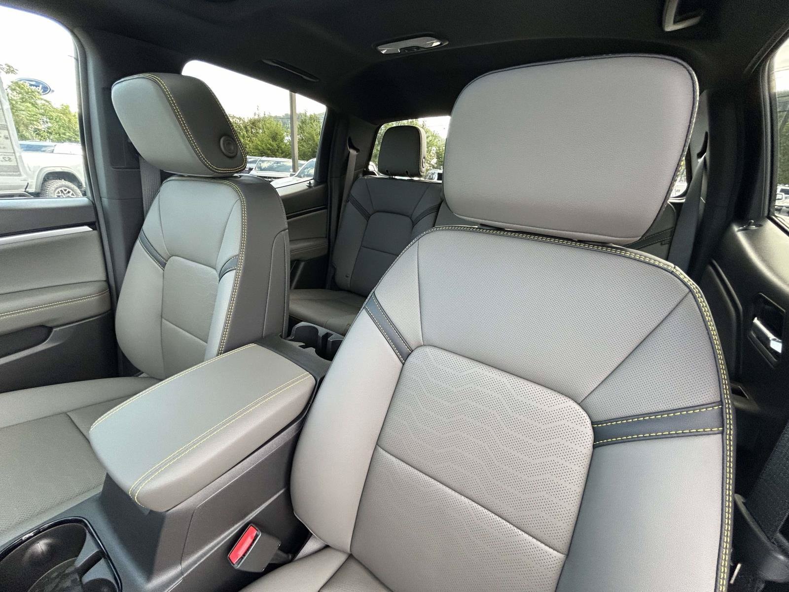 2026 Chevrolet Colorado ZR2 - Photo 21